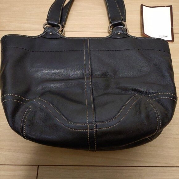 COACH Soho leather shoulder bag in black - Picture 2 of 8